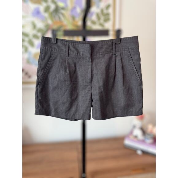 Jenni Kayne 2000's Women's Pleated Gray 100% Wool Tuxedo Shorts Size 6 - Picture 4 of 13